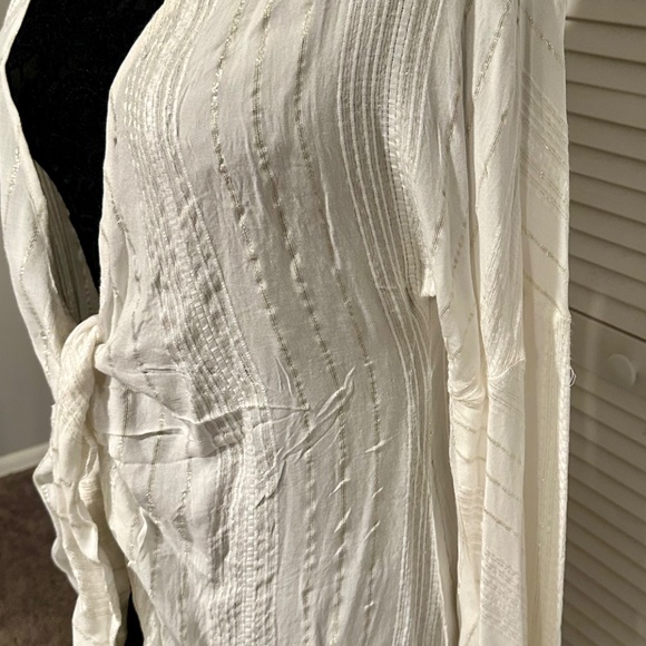 BECCA Women's Standard Radiance V-Neck Tunic, Casual Cover up - Picture 3 of 7